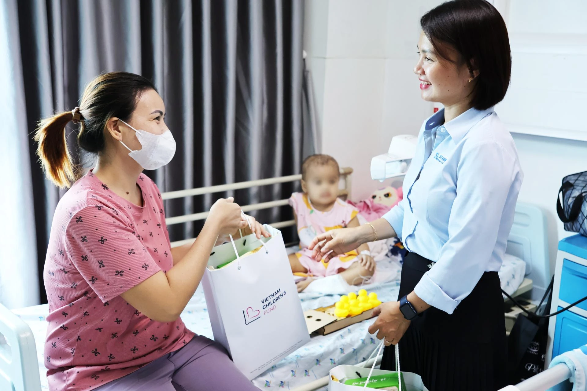 Dr.Papie trao 100 phần quà chăm sóc khoang miệng cho bệnh nhi ung thư tại TP.HCM 2 dr papie trao 100 phan qua cham soc khoang mieng cho benh nhi ung thu tai tp hcm 8