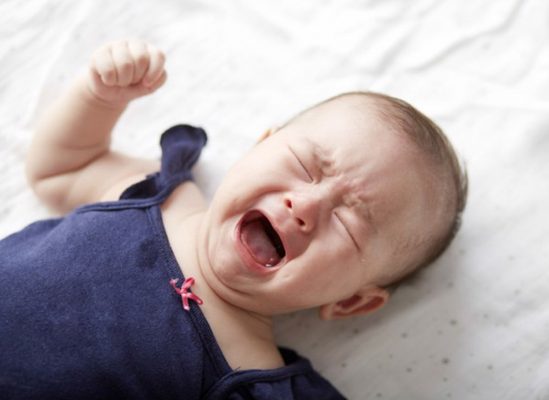 Chuyên gia khuyên dùng gạc rơ lưỡi cho trẻ hằng ngày phòng nấm miệng 2 Gac ro luoi cho tre nho 2
