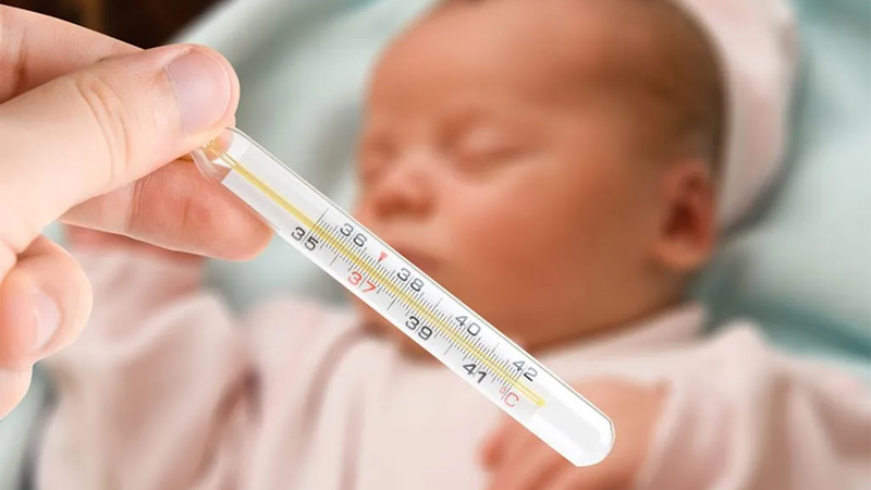 Sốt ở trẻ sơ sinh, trẻ sơ sinh bao nhiêu độ là sốt, bao nhiêu độ là nguy hiểm