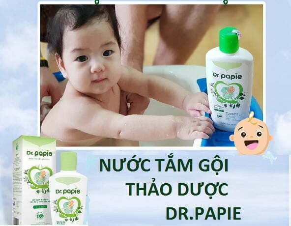 Sử dụng nước tắm thảo dược drpapie cho trẻ bị sốt phát ban