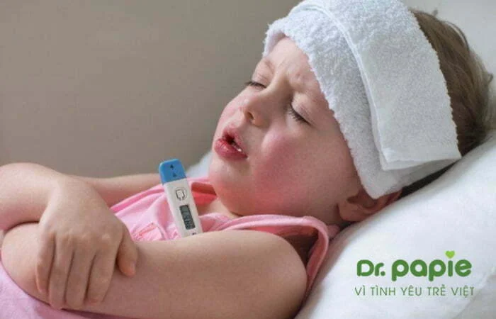Hạ sốt của sốt đúng cách cho trẻ bị sốt phát ban