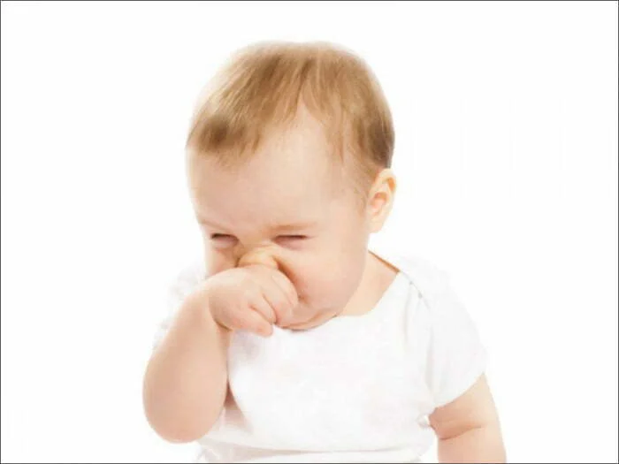 Chảy nước mũi, nghẹt mũi là một triệu chứng sốt siêu vi ở trẻ em