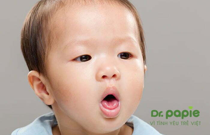 Biến chứng đường hô hấp trên bé bị sốt phát ban