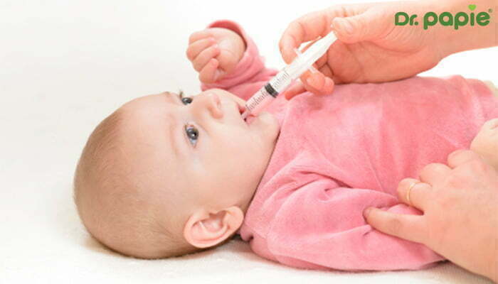 Hạ sốt cho bé bằng thuốc