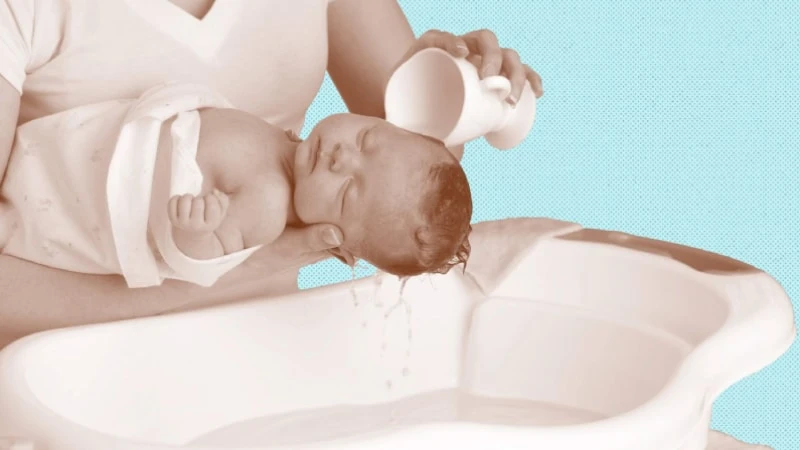 3 lưu ý khi tắm cho trẻ sơ sinh chưa rụng rốn mẹ cần biết! Lưu ý khi tắm cho trẻ sơ sinh chưa rụng rốn