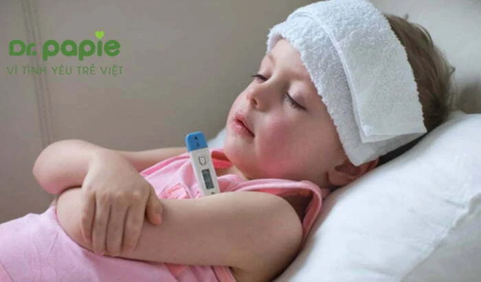 6 nguyên nhân sốt siêu vi ở trẻ em và 3 cách phòng đơn giản chăm sóc trẻ bị sốt siêu vi