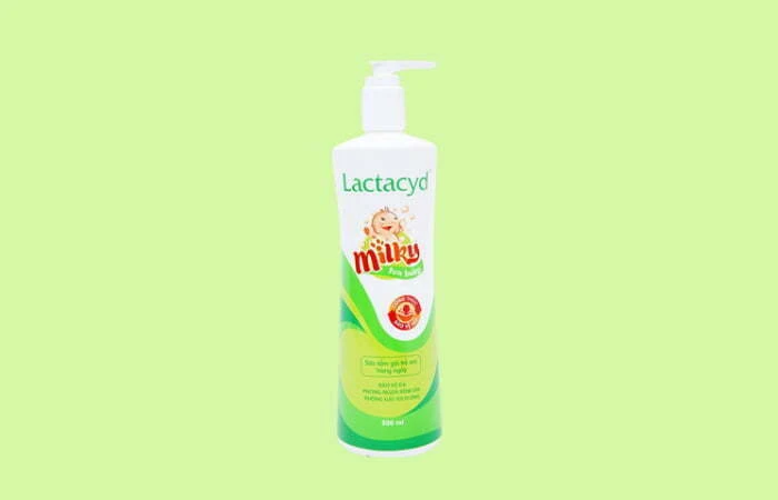 7 loại sữa tắm gội cho bé không cay mắt & lưu ý khi sử dụng Sữa tắm gội cho bé không cay mắt Lactacyd Milky