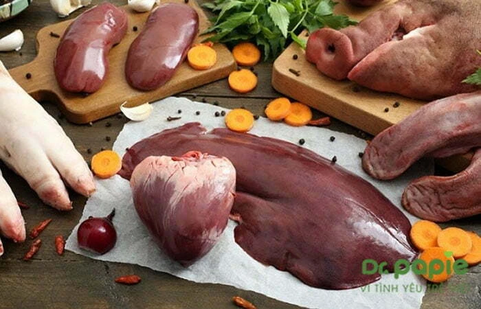 Nội tạng động vật không tốt cho mẹ có bé bị chàm sữa