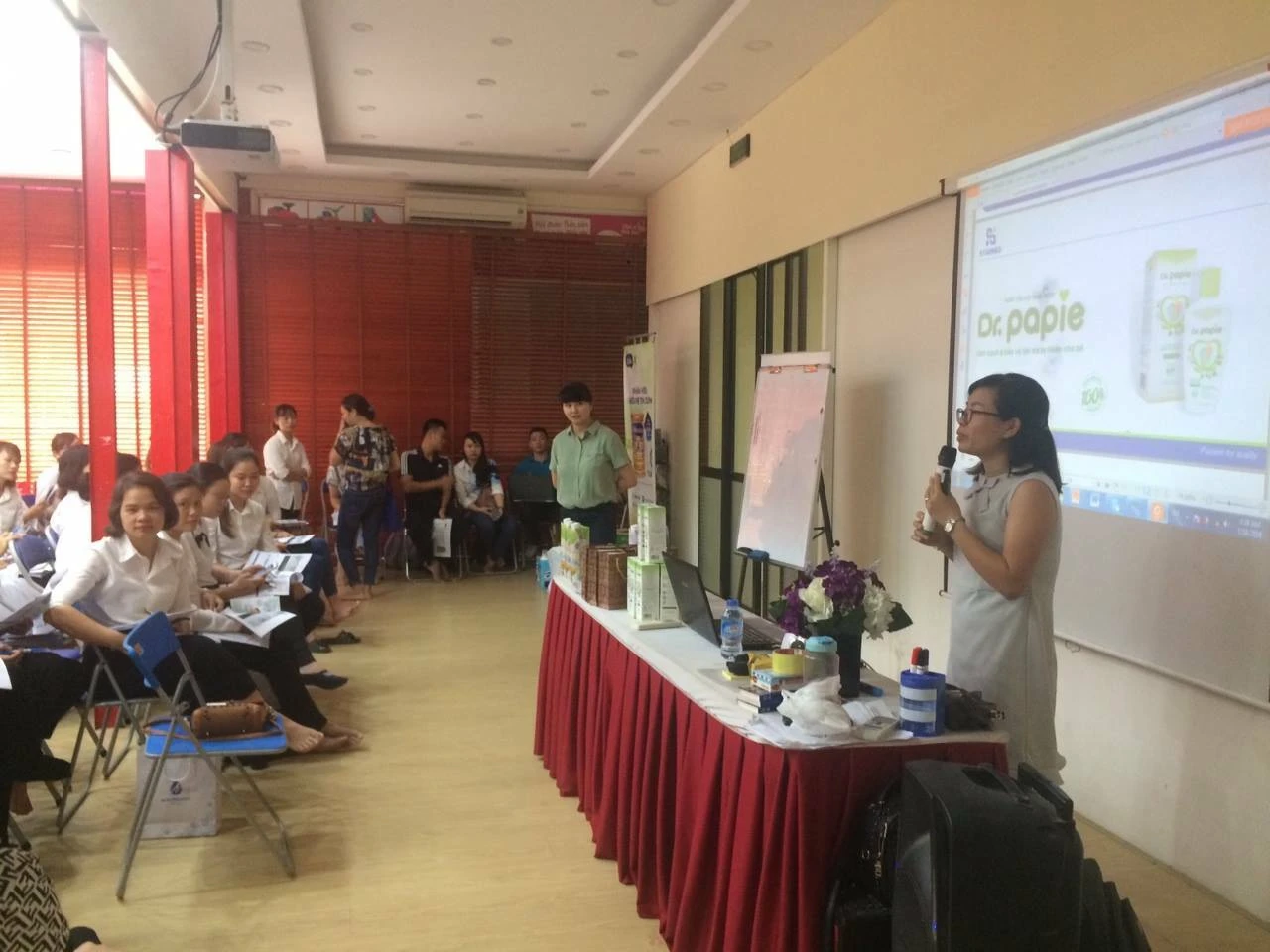 bibomart và buổi huần luyện drpapie Nước tắm gội thảo dược Dr.Papie - là sản phẩm nước tắm đầu tiên có những chương trình đào tạo chuyên môn bán hàng bài bản