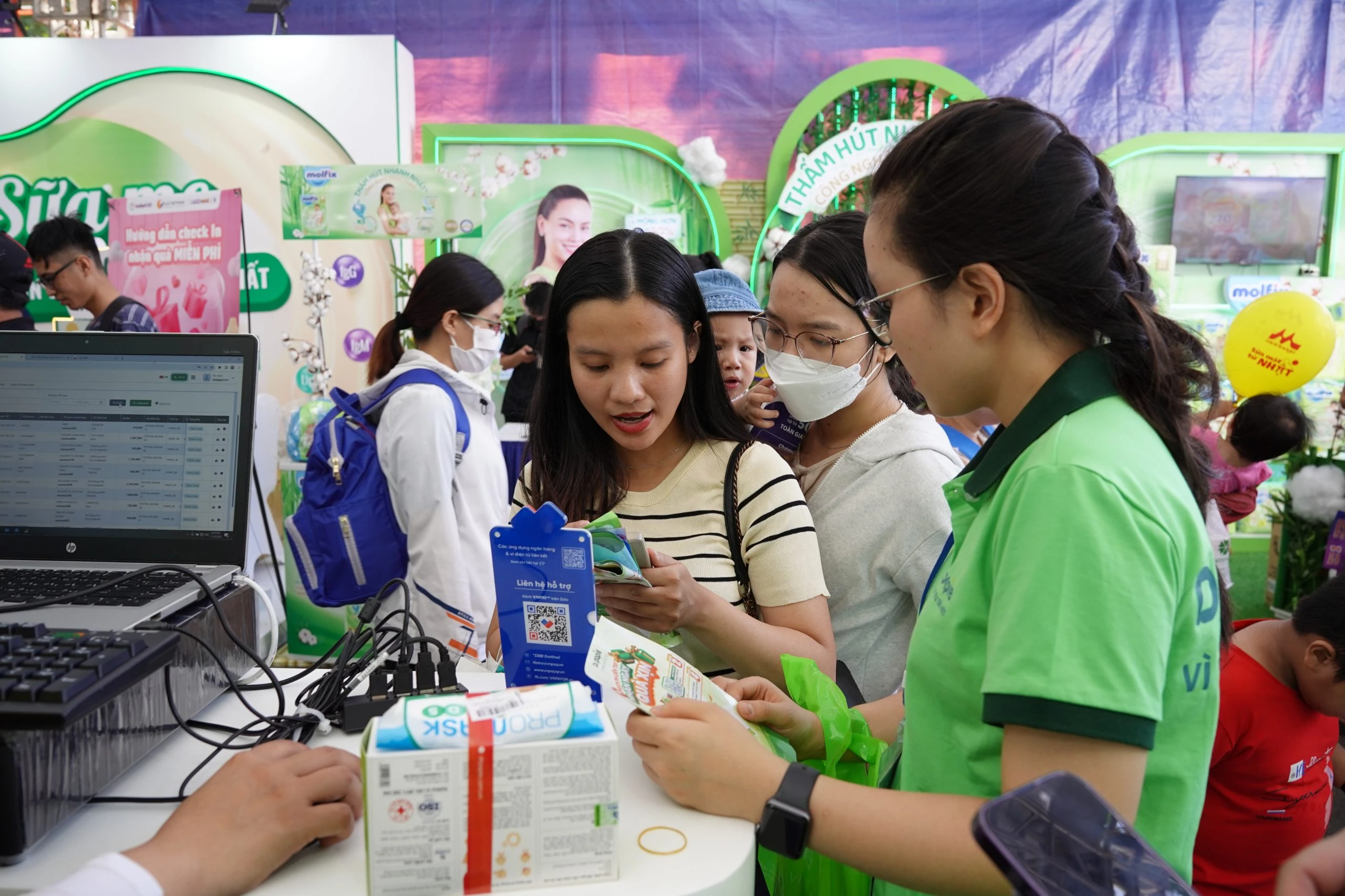 Dr Papie đồng hành cùng Kidsplaza tại "Festival Mẹ bầu và em bé 2023" dr papie dong hanh cung kidsplaza tai festival me bau va em be 2023