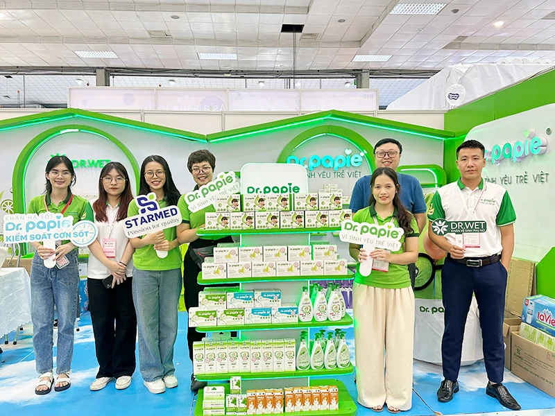 dr papie ngoi sao sang tai trien lam quoc te me be vietbaby ha noi 2024 1