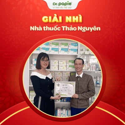 Dr.Papie trao gần 200 triệu đồng cho các khách hàng đạt giải chương trình tri ân cuối năm Nhà thuốc Thảo Nguyên