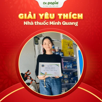 Dr.Papie trao gần 200 triệu đồng cho các khách hàng đạt giải chương trình tri ân cuối năm Nhà thuốc Minh Quang
