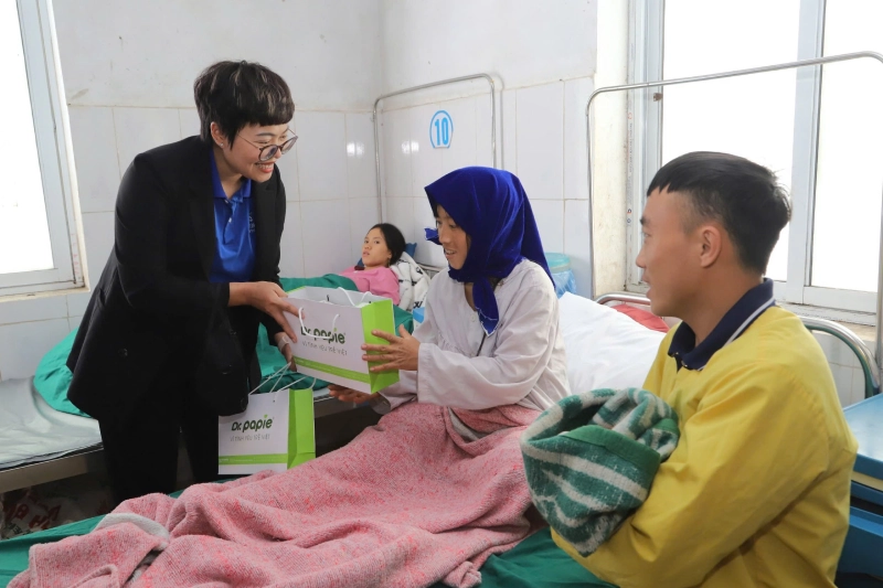 Dược phẩm STARMED trao tặng thiết bị y tế cho bệnh viện huyện Mèo Vạc STARMED GROUP gửi trao những phần quà ý nghĩa tới ba mẹ và các em nhỏ