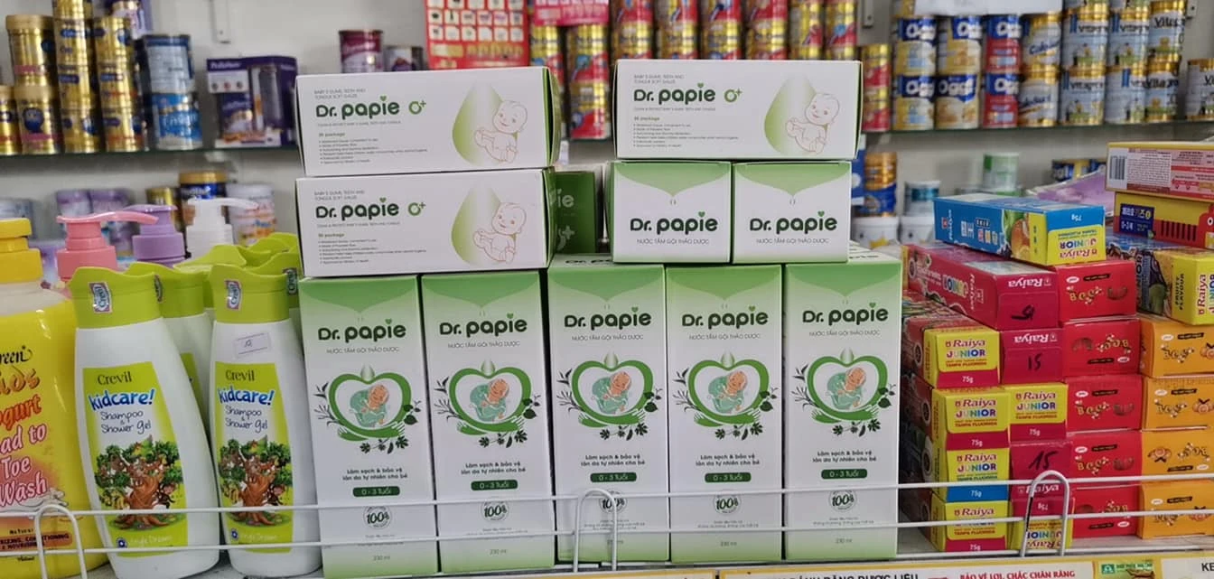 Bộ sản phẩm nước tắm và gạc răng miệng Dr.Papie được bầy bán tại các hệ thống mẹ bé Bộ sản phẩm nước tắm và gạc răng miệng Dr.Papie được bầy bán tại các hệ thống mẹ bé