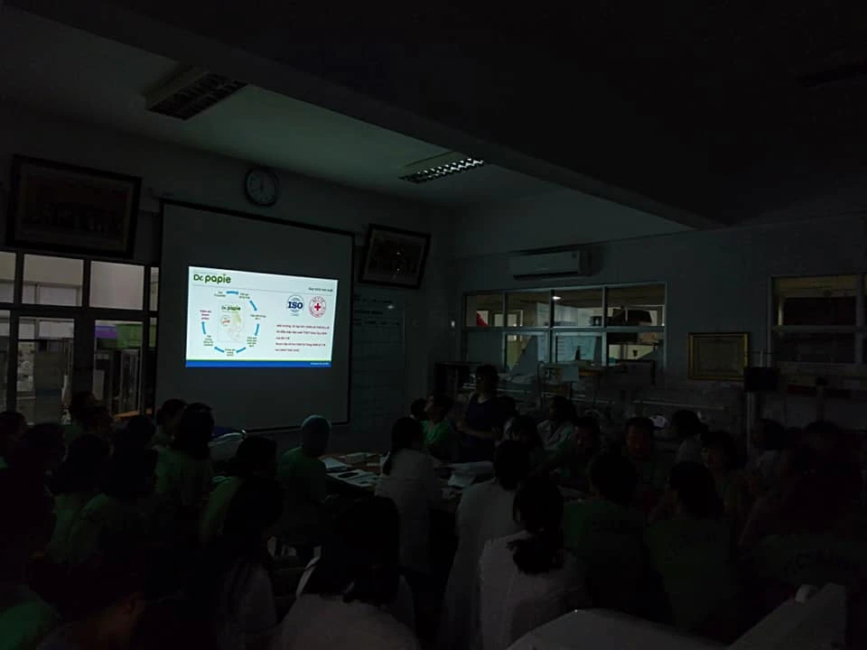 Gạc răng miệng Dr.papie đã xuất hiện trên toàn quốc Có sự góp mặt của các bác sỹ chuyên khoa Nhi, các cô y tá, hộ sinh và cha mẹ em bé tại viện