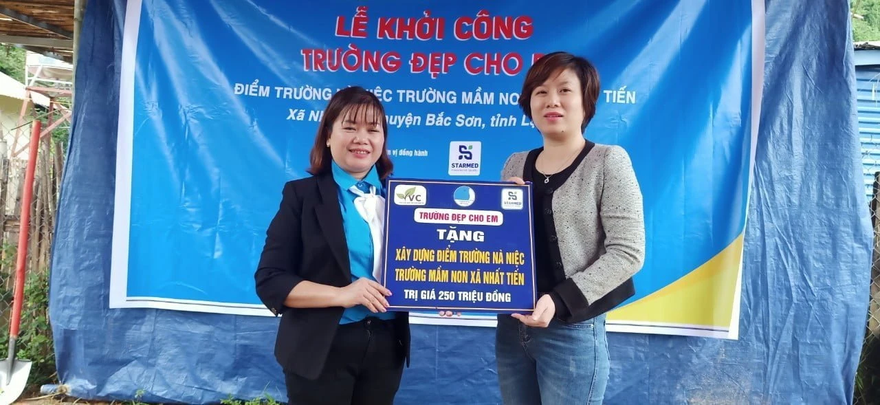 "Hành trình trường đẹp cho em” – Bản Nà Niệc, huyện Bắc Sơn, Sơn La STARMED trao tặng 250 triệu đồng "trường đẹp cho em"
