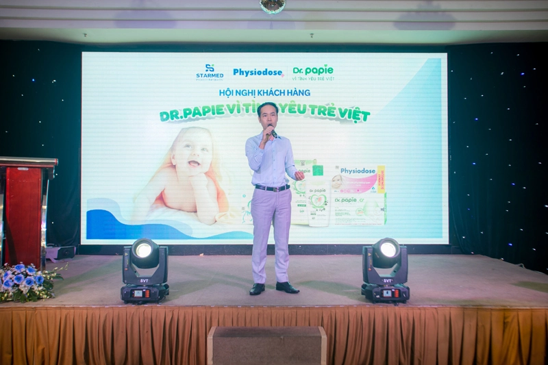 Hội nghị khách hàng : Dr.Papie Vì tình yêu trẻ Việt Tổng Giám Đốc STARMED phát biểu tại hội nghị khách hàng