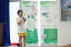 Hội thảo tiền sản “bệnh về da ở trẻ và chăm sóc da bé đúng cách cùng bác sỹ” Dược sĩ Hằng chia sẻ bệnh về da ở trẻ tại hội thảo