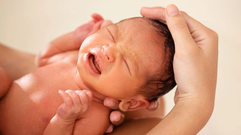 Hướng dẫn cách tắm cho trẻ sơ sinh an toàn Hướng dẫn cách tắm cho trẻ sơ sinh an toàn