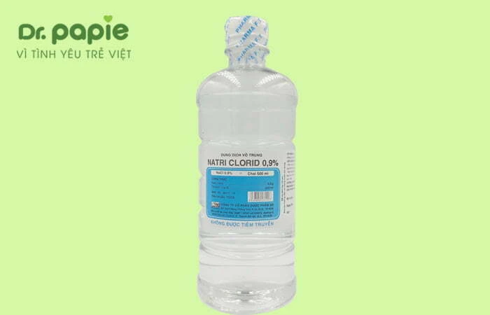 Hướng dẫn chi tiết cách vệ sinh và đánh tưa lưỡi bằng nước muối sinh lý Nước muối sinh lý