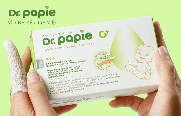 Hướng dẫn chi tiết cách vệ sinh và đánh tưa lưỡi bằng nước muối sinh lý Gạc rơ lưỡi Dr.Papie