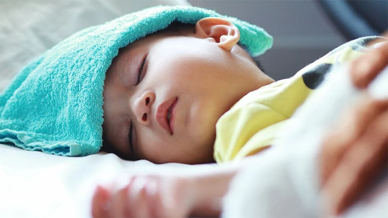 Khăn hạ sốt có tốt không có nên dùng cho trẻ sơ sinh không Khăn hạ sốt có tốt không có nên dùng cho trẻ sơ sinh không