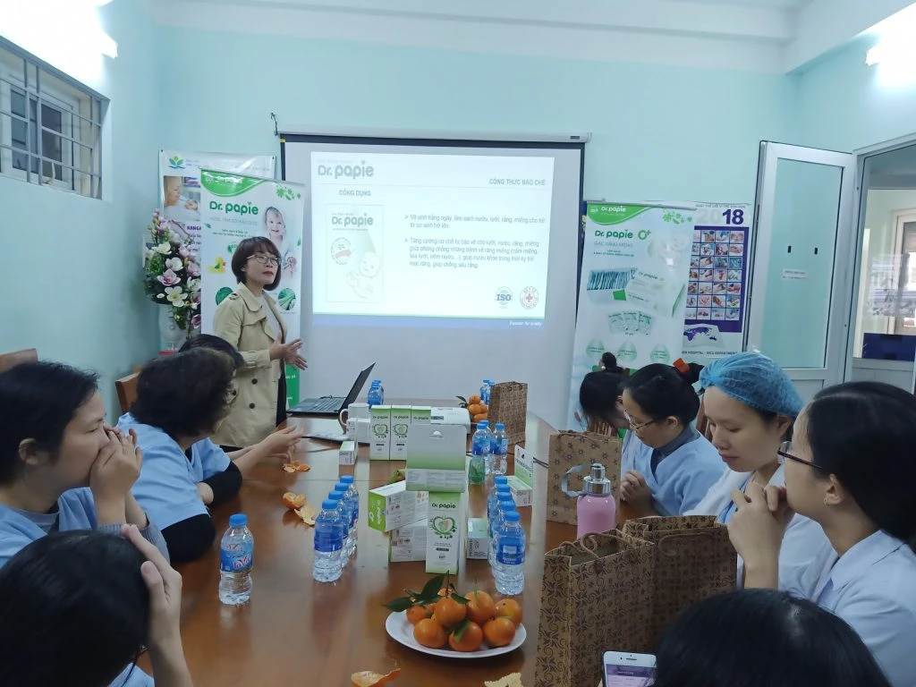 Lời khuyên từ bác sỹ Nhi TW về cách vệ sinh răng miệng ngừa tưa lưỡi ở trẻ loi khuyen tu bac sy nhi tw ve cach ve sinh rang mieng ngua tua luoi o tre