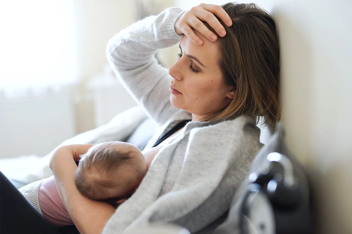 Mẹ ít sữa phải làm sao? Nguyên nhân & cách khắc phục me it sua phai lam sao nguyen nhan cach khac phuc 1