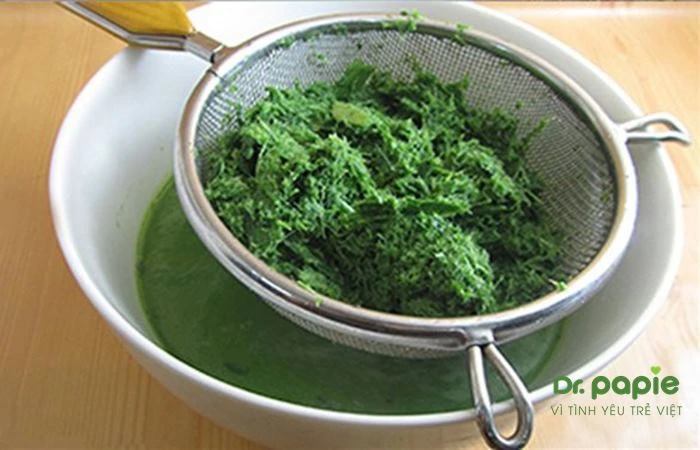 Tưa lưỡi cho trẻ bằng nước rau ngót nên - không nên?