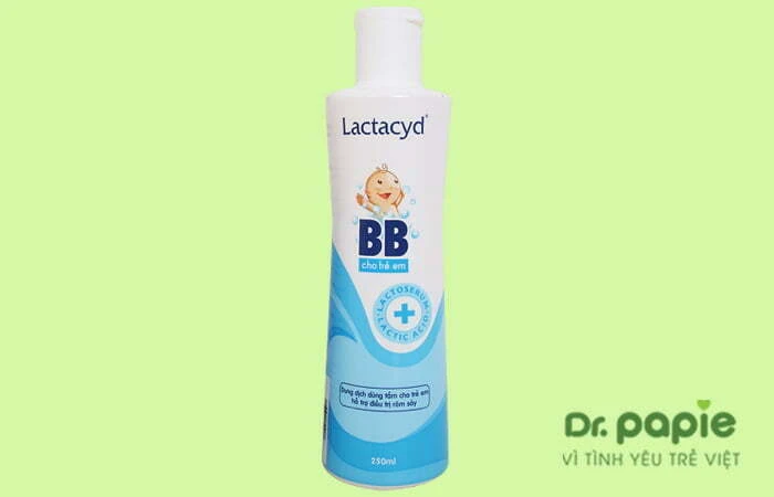 Sữa tắm cho trẻ sơ sinh: Kinh nghiệm chọn mua và cách dùng Sữa tắm cho bé Lactacyd BB