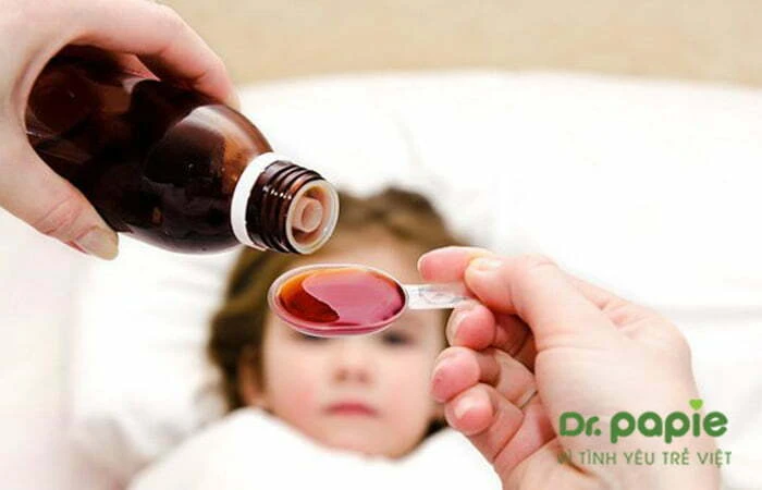 Sử dụng thuốc hạ sốt cho trẻ mọc răng bị sốt