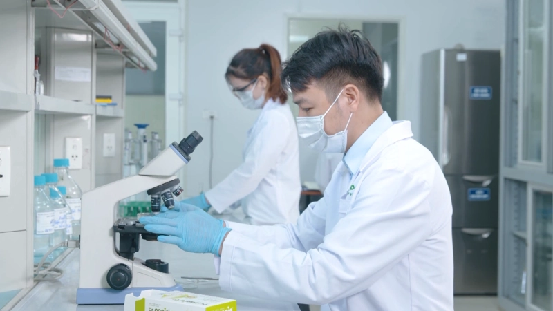 Tập đoàn Dược phẩm STARMED lọt Top 100 Doanh nghiệp SME xuất sắc khu vực Châu Á Phòng nghiên cứu và phát triển sản phẩm tại nhà máy Công nghệ cao STARMED