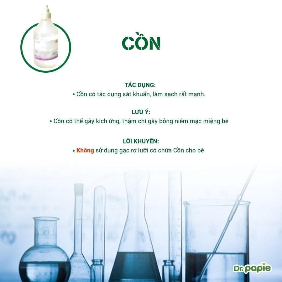 Thận trọng khi chọn thành phần gạc răng miệng cho bé Mẹ tuyệt đối không sử dụng gạc có chứa Cồn vì gây kích ứng, bỏng niêm mạc miệng
