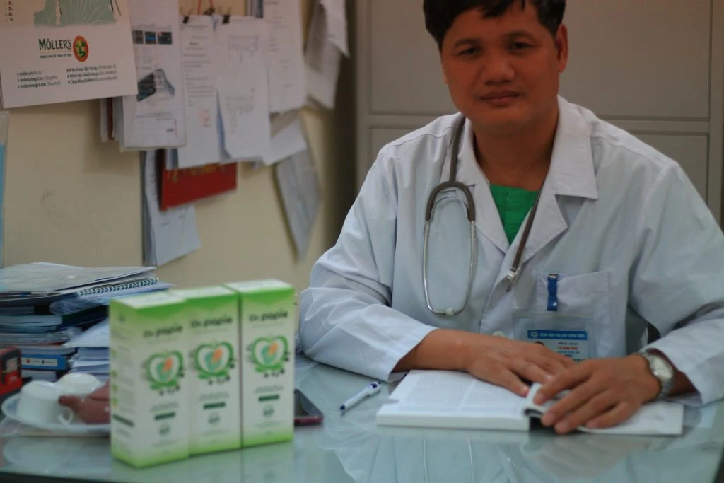 TS.BS Lê Minh Trác - giám đốc Trung tâm Chăm sóc và Điều trị Sơ Sinh BV phụ sản TW TS.BS Lê Minh Trác - giám đốc Trung tâm Chăm sóc và Điều trị Sơ Sinh BV phụ sản TW