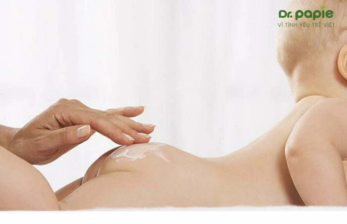 Trẻ bị hăm bỉm - Những điều quan trọng mẹ cần biết  Kem trị hăm bỉm