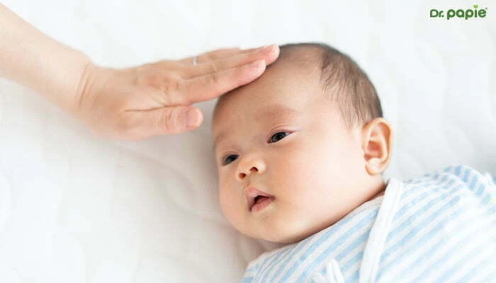 Xua tan nỗi lo trẻ sốt đêm nhờ khăn hạ sốt thế hệ mới xua tan noi lo tre sot dem nho khan ha sot the he moi