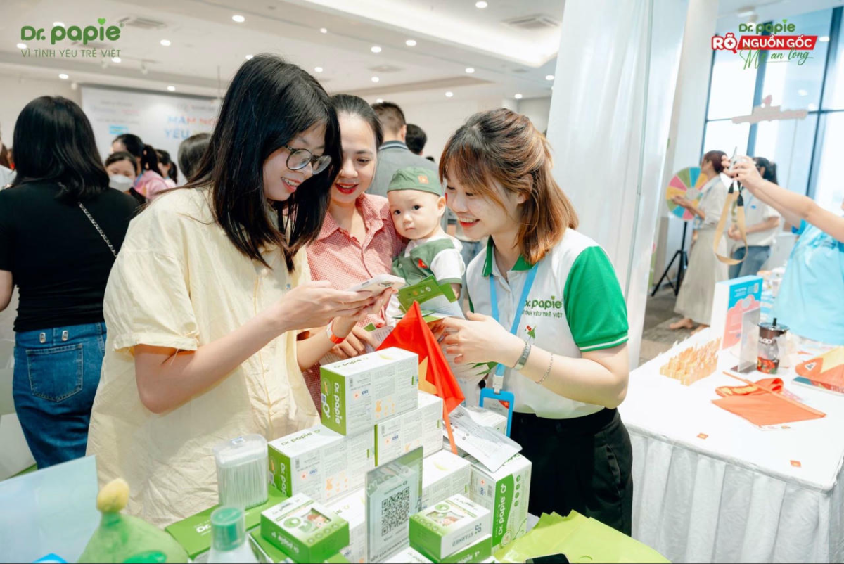 Tem truy xuất – “Tấm khiên” bảo vệ người tiêu dùng trong thị trường mẹ & bé Tem truy xuat san pham bao ve ntd 3