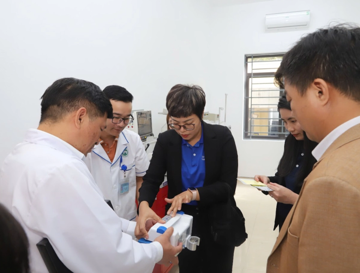 125 em bé được ở lại Mèo Vạc 3 125 em be duoc o lai Meo Vac