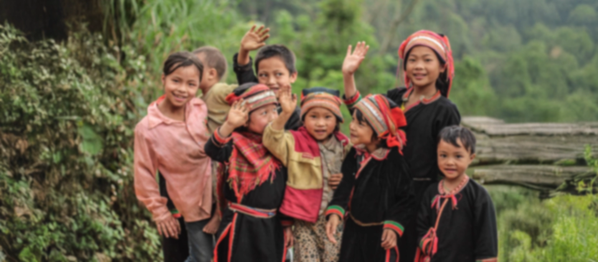 Hành trình ươm mầm - Vì tình yêu trẻ Việt csr bg sec2