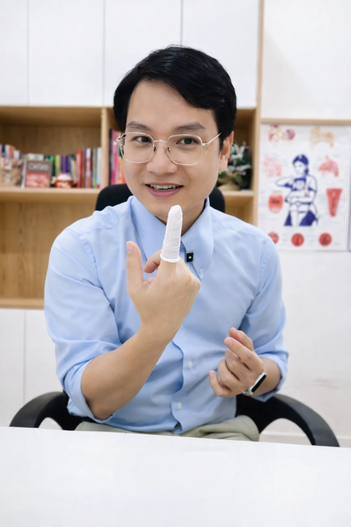 2 Tre moc rang co can ve sinh khoang mieng